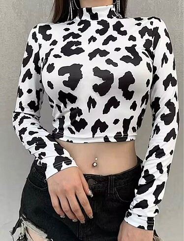 inek desenli crop bluz