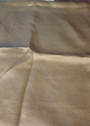 Kadın Parlak Gold rengi taftan Şal - Görsel 3