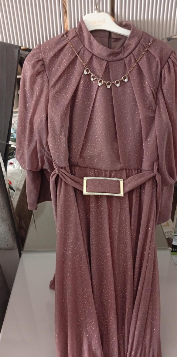 Zincir Detaylı Pembe Uzun Abiye Elbise - Görsel 3