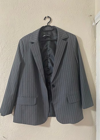 Gri Çizgili Düğmeli Kadın Blazer Ceket