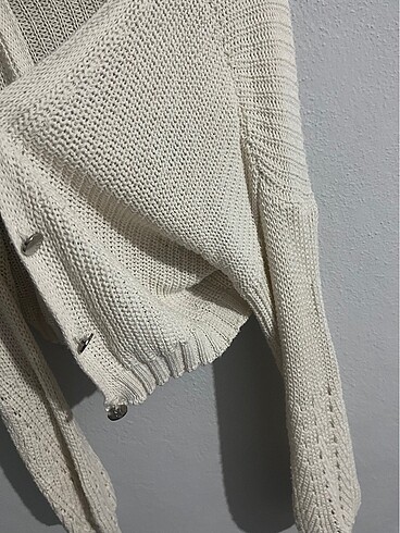 H&M Krem rengi düğmeli hırka