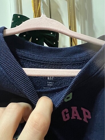 Gap Sweat