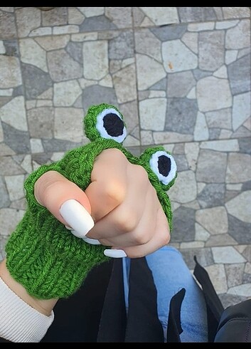 Frog Glove Kurbağa Eldiveni El Örgüsü