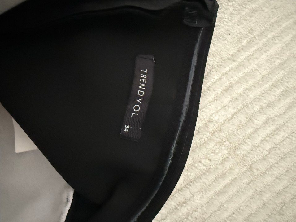 Siyah V Yaka Fermuarlı straplez büstiyer - Görsel 3