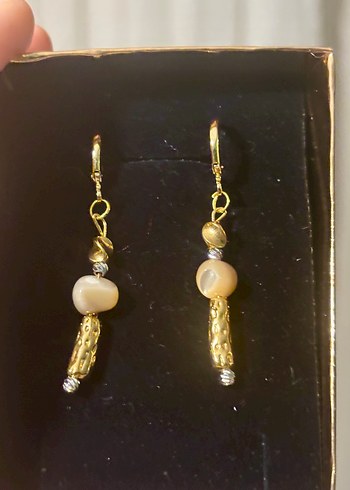 Altın Renk Mini Boncuklu Kadın Küpe - Görsel 2