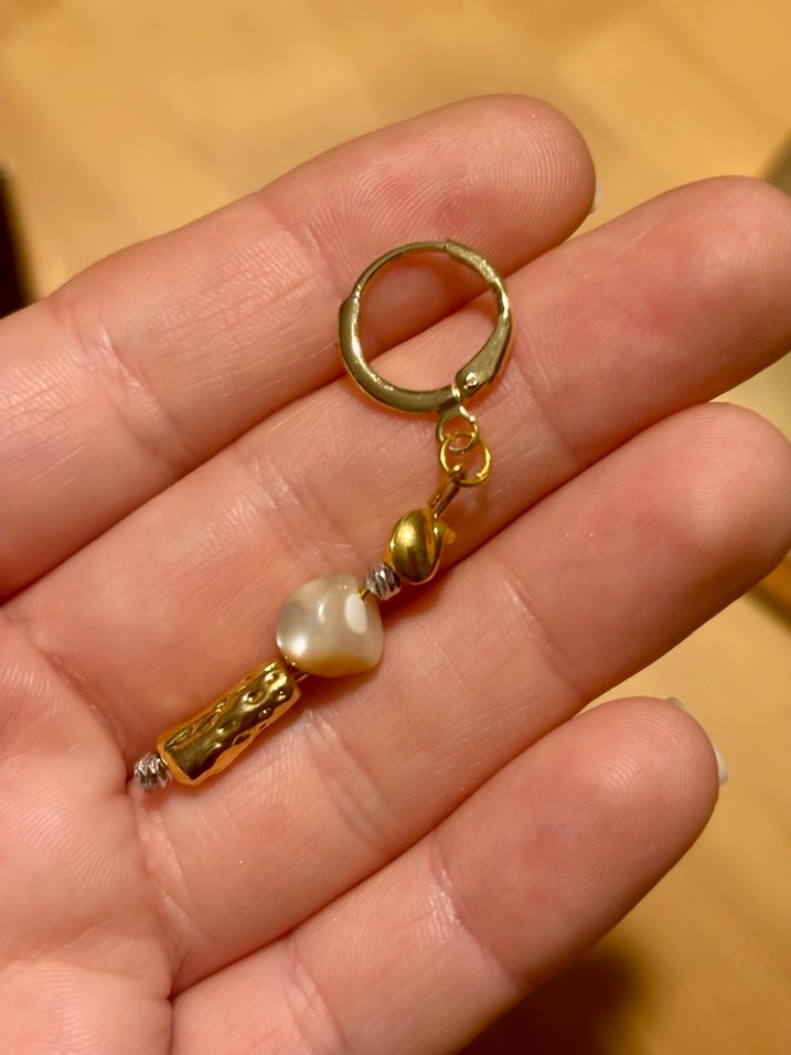 Altın Renk Mini Boncuklu Kadın Küpe - Görsel 3