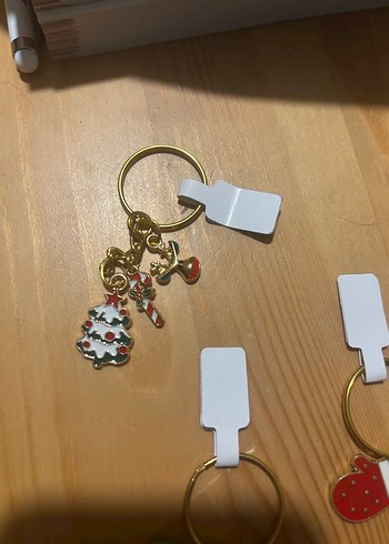 Renkli Zincir Detaylı Anahtarlıklar - Görsel 4