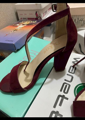 Bordo Süet tokalı kalın Topuklu Kadın Ayakkabı - Görsel 3