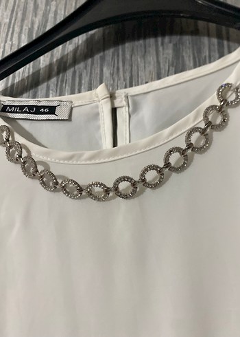 Zincir Detaylı Beyaz Kadın Bluz - Görsel 4