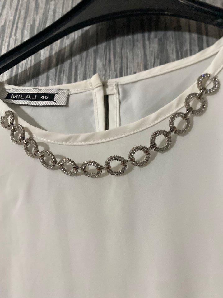 Zincir Detaylı Beyaz Kadın Bluz - Görsel 4