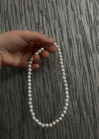 Beyaz Boncuklu Midi Kolye - Görsel 2