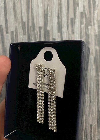 Uzun Beyaz Payetli Bohem Küpe - Görsel 3