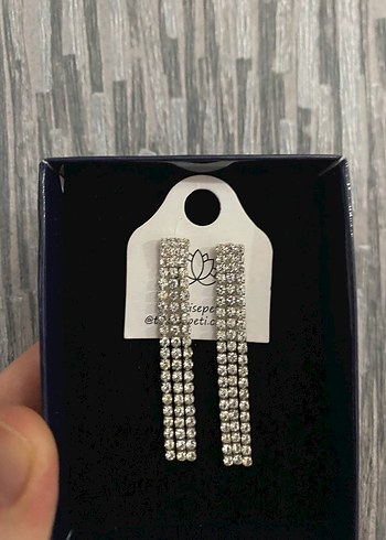 Uzun Beyaz Payetli Bohem Küpe - Görsel 2