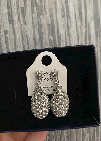 Parlak Beyaz Mini Payetli Kadın Küpeler - Görsel 2