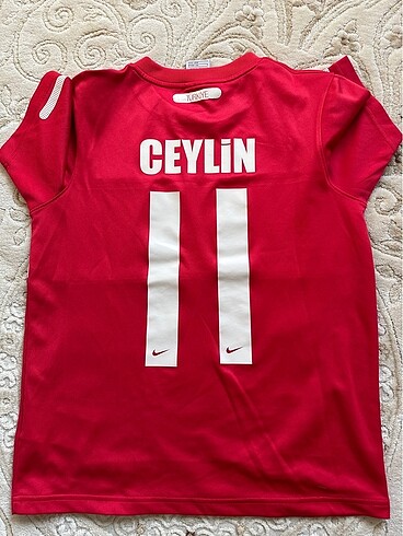 12-13 Yaş Beden kırmızı Renk Orijinal Nike 2010-2012 Türkiye forması CEYLİN isim baskılı