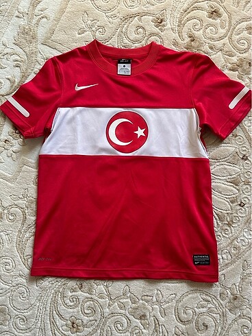 Orijinal Nike 2010-2012 Türkiye forması CEYLİN isim baskılı