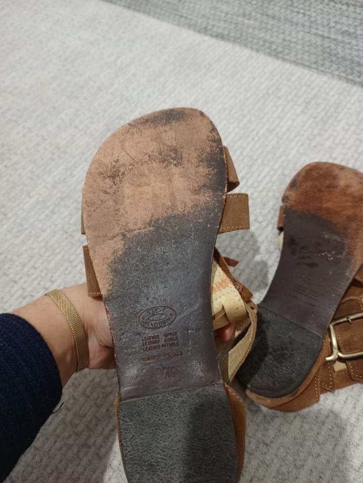 Kahverengi Süet Püsküllü Kadın Sandalet - Görsel 4