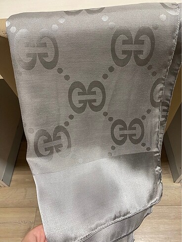 Gucci şal