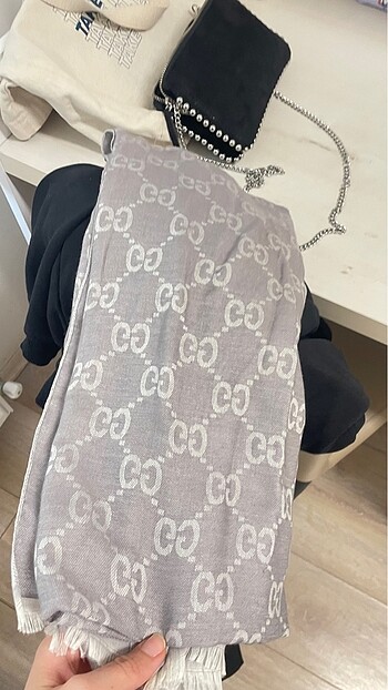 Gucci şal