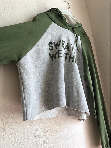 Gri yeşil sweatshirt