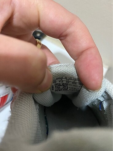 26 Beden beyaz Renk Adidas çocuk ayakkabı