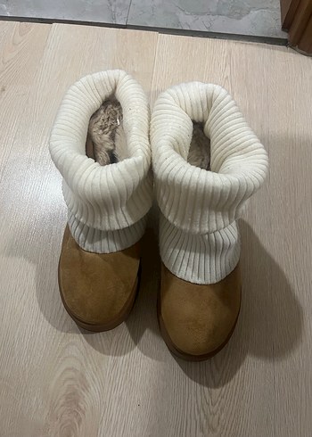 Bershka Bej Süet Kadın Örgü Detaylı Dolgu Topuk Bot