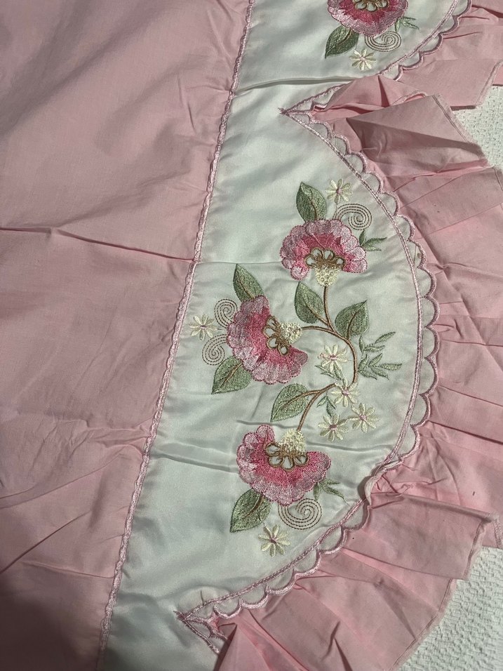 Pembe Nakışlı yatak örtüsü - Görsel 4