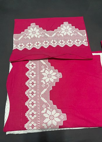 İşlemeli Parlak Beyaz Yatak Örtüsü - Görsel 2