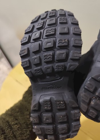 28 Beden Erkek Çocuk Siyah Velcro Detaylı Bot