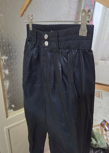 Kadın Siyah Deri Kemerli Salaş Pantolon - Görsel 4