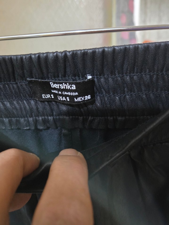 Kadın Siyah Deri Kemerli Salaş Pantolon - Görsel 5