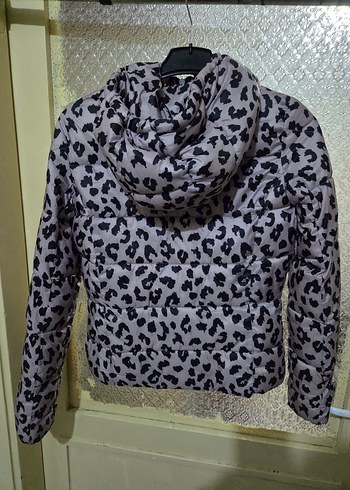 Gri Leopar Desenli Kısa Kadın Mont - Görsel 2