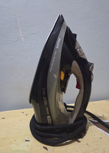 Philips Koyu Gri Ütü 2600W