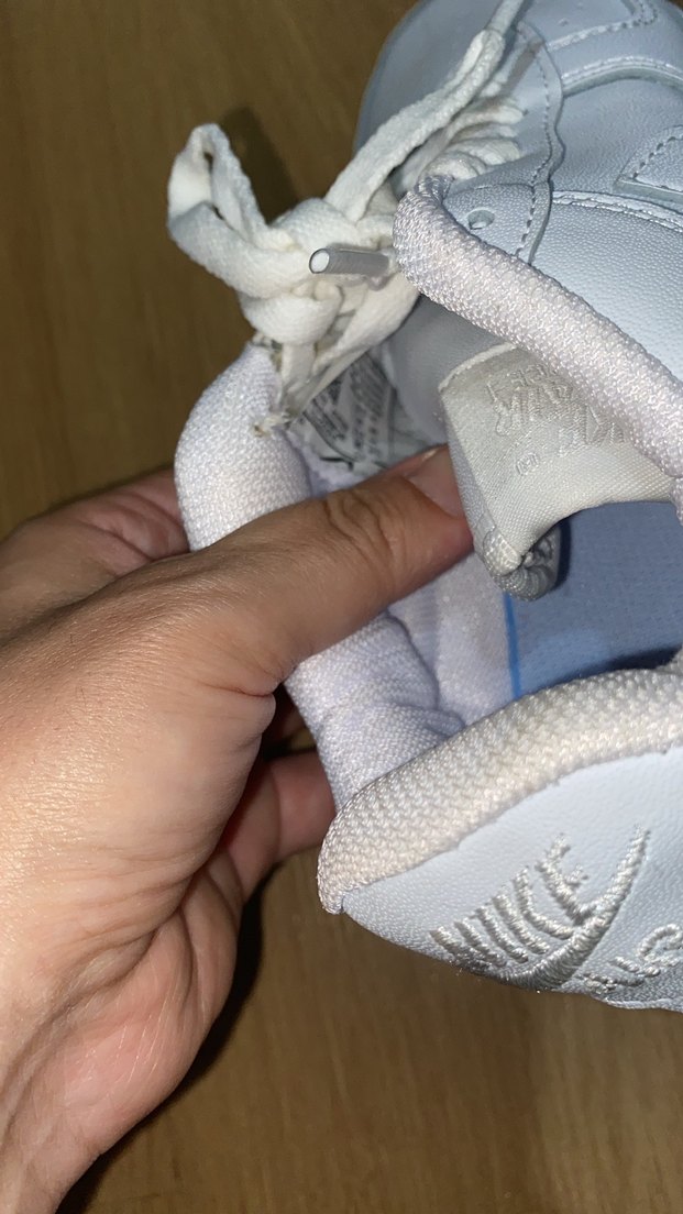 Nike Air Force 1 Beyaz Spor Ayakkabı — görsel 2/3