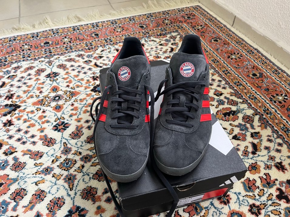 Gri Kırmızı Adidas Gazelle Süet Spor Ayakkabı - Görsel 2