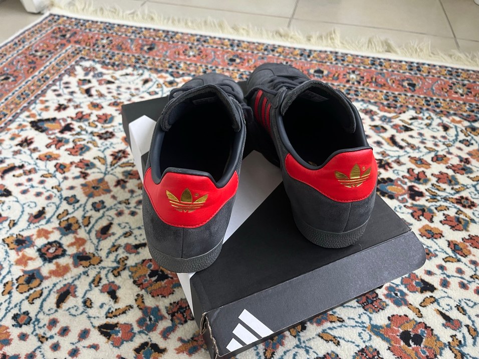 Gri Kırmızı Adidas Gazelle Süet Spor Ayakkabı - Görsel 4