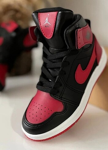Nike Air Jordan kırmızı siyah