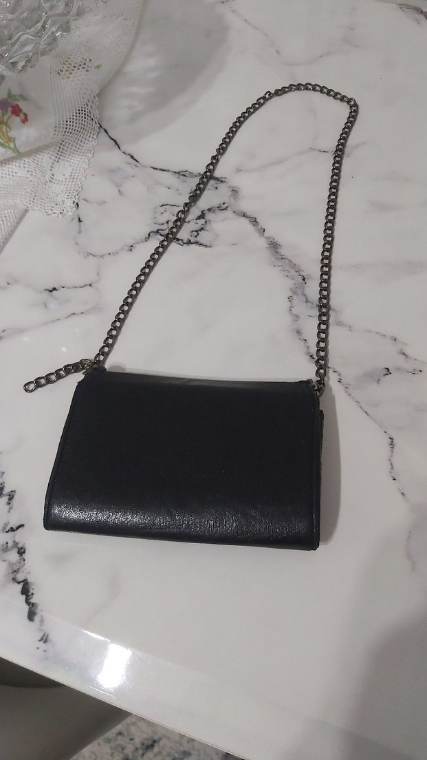 Zincir Detaylı Siyah Deri Yılan Desenli Çanta - Görsel 4