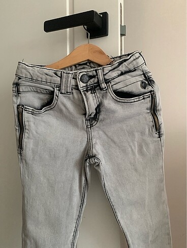7 Yaş Beden Zara pantolon