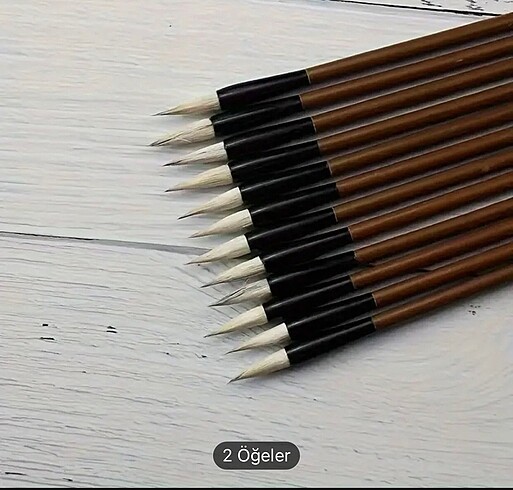 Çini ve suluboya fırçası