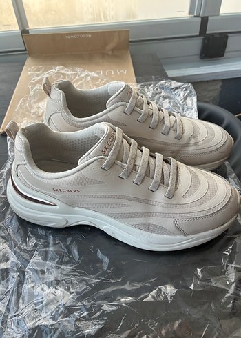 Beyaz Bağcıklı Kadın Spor Ayakkabı - Görsel 2