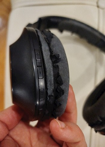 Siyah ve gri kulak üstü kablosuz kulaklık - Görsel 6