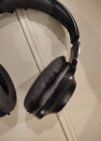 Siyah ve gri kulak üstü kablosuz kulaklık - Görsel 4