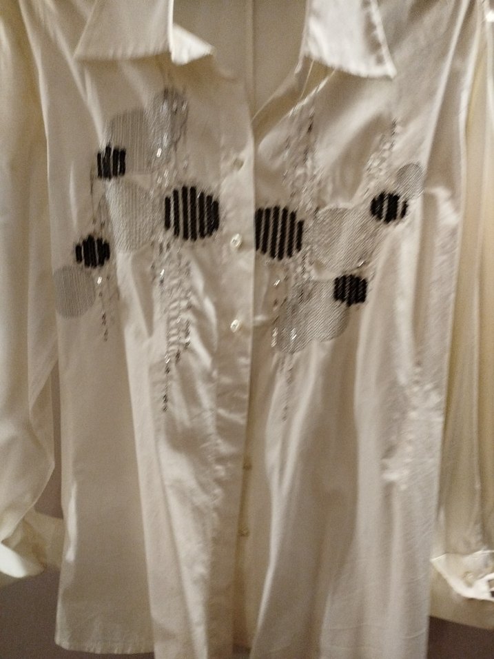 Nakışlı Beyaz Pamuklu Uzun Kollu Gömlek - Görsel 2