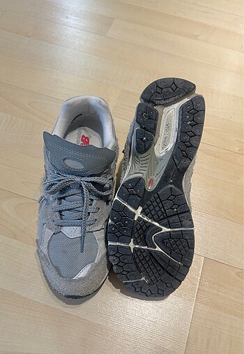 New Balance New Balance 2002R Lifestyle kendinden yırtıklı