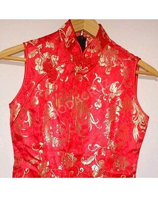 Kırmızı Japon elbise