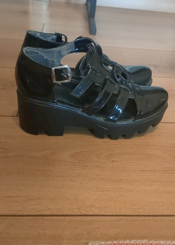 Siyah Rugan Tokalı Platform Topuklu Kadın Ayakkabı - Görsel 7