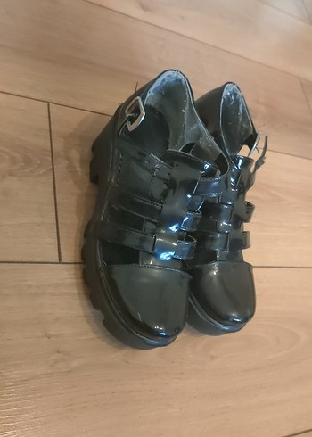 Siyah Rugan Tokalı Platform Topuklu Kadın Ayakkabı - Görsel 2