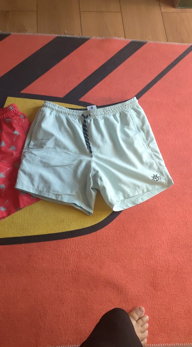 Kırmızı Desenli ve Beyaz Mini Erkek Mayo - Görsel 3