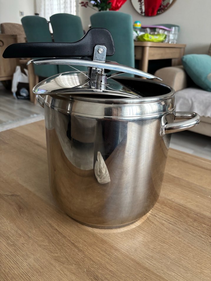 Parlak Gri Düdüklü Tencere alman malı - Görsel 3